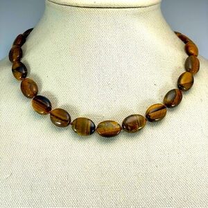 Stunning Oval Tigers Eye Beaded Unsigned Artisan Statement Necklace Knotted